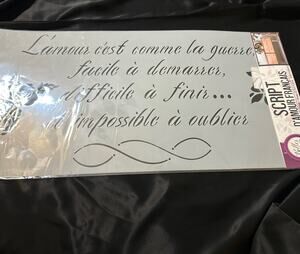 Gently Preowned Dixie Belle Paint Script d'amour Français Stencil 22.75"x 11.82"